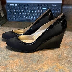 Bandolino black wedge pumps 9 1/2 M